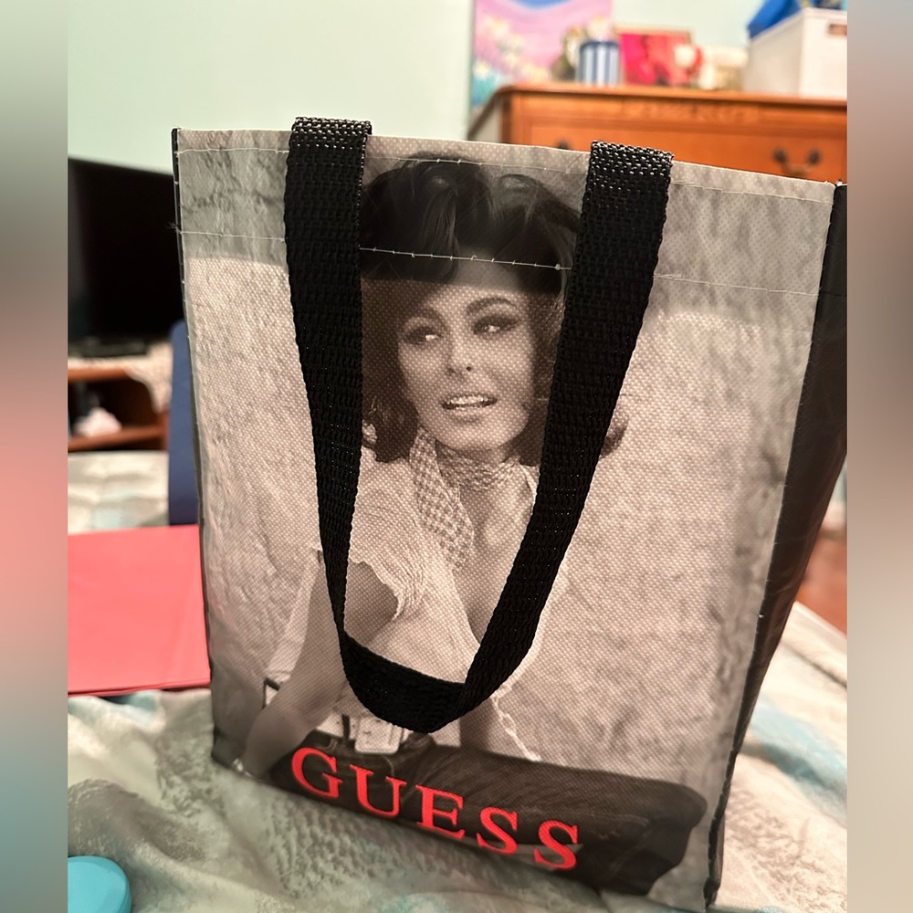 GUESS Mini Tote Bag ft. Sophia Loren - Picture 3 of 9